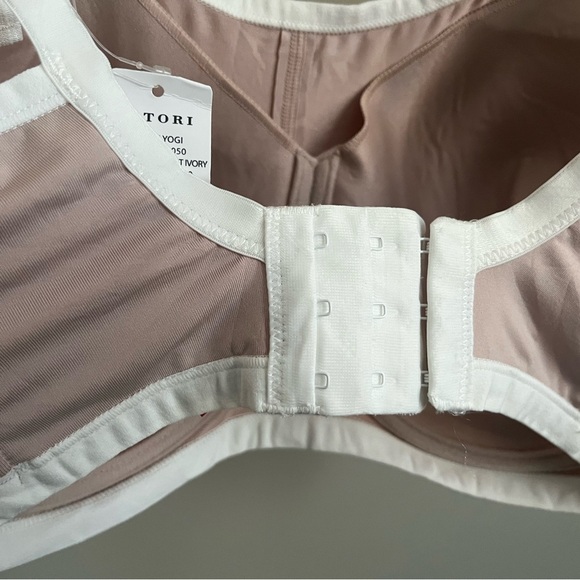 Natori Cream Sports Bra Full Coverage Intimates - Picture 3 of 8